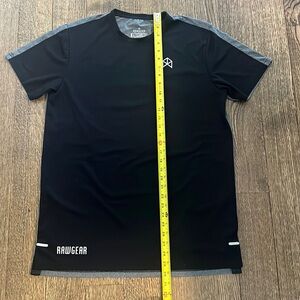 Rawgear workout tshirt. Size L gently used clean.